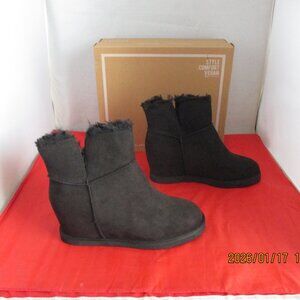 BC Undecided Vegan Suede Wedge Ankle Booties $109 - US Size 8 1/2 - Black - 1425